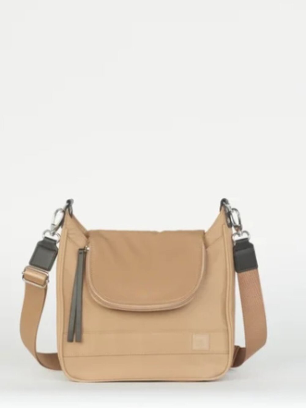 EUC Ihkwip The Metro Messenger Crossbody Bag in Camal